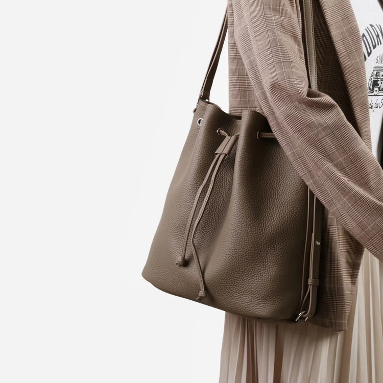 質感真皮｜2025新款時尚歐美氣質頭層牛皮雙肩水桶包百搭斜挎單肩斜挎高級感「7061」25.11-1