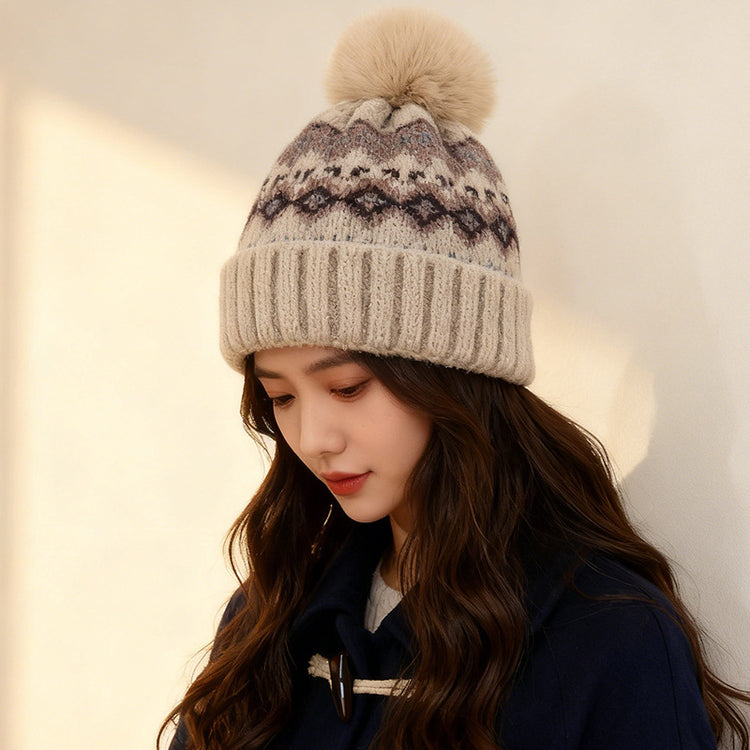 流行帽子｜費爾島帽子女秋冬加厚保暖護耳顯臉小毛線帽防寒針織包頭套頭冷帽「C5858」25.11-4
