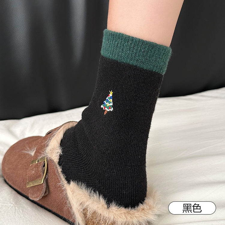 女襪｜襪子女士冬季加厚保暖親膚舒適羊毛襪ins潮卡通刺繡聖誕襪「YM2357」25.12-2