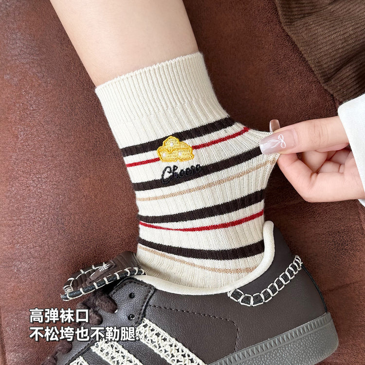 女襪｜趣味刺繡襪子女秋冬拼色條紋潮流彈力中筒襪棉質吸汗透氣堆堆襪「MK5172」25.09-4