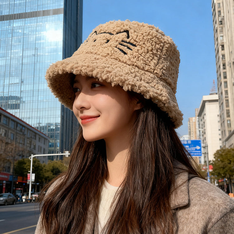 流行帽子｜韓國東大門冬季新款帽子女羊羔毛小貓刺繡漁夫帽顯臉小保暖水桶帽「C5767」25.11-1