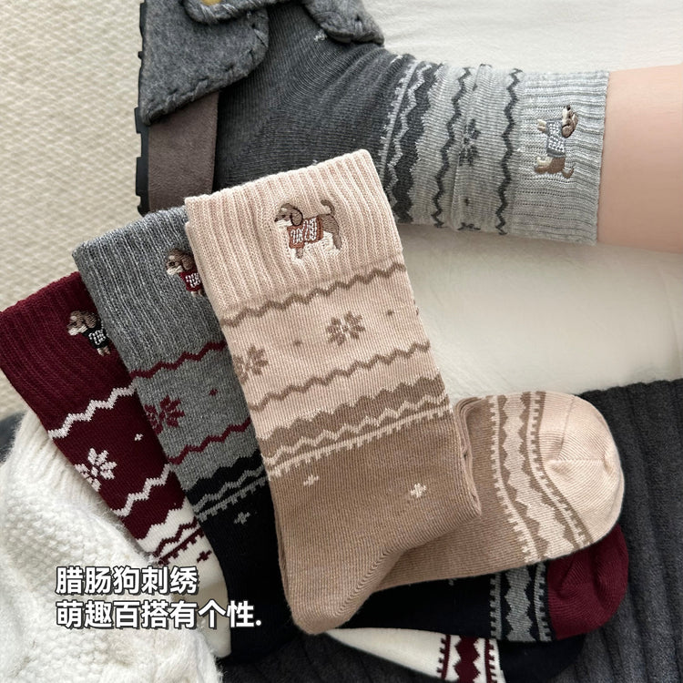 女襪｜卡通刺繡襪子女復古費爾島個性吸睛中筒襪棉質親膚舒適襪子「XC2340」25.11-1