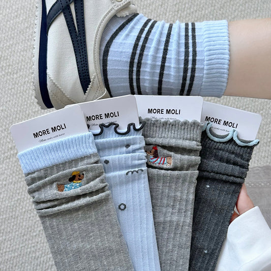 女襪｜襪子女士卡通刺繡ins潮流中筒襪吸汗透氣彈力無骨棉質堆堆襪「ZX25506」25.09-5