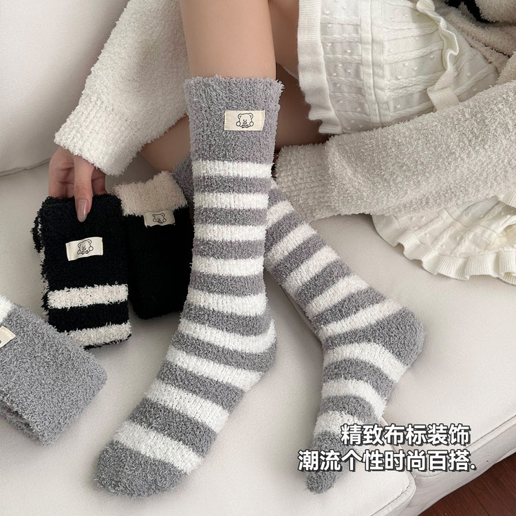 女襪｜珊瑚絨小腿襪子女高筒保暖加絨加厚長筒襪秋冬睡眠毛絨絨地板襪「D25864」25.11-4