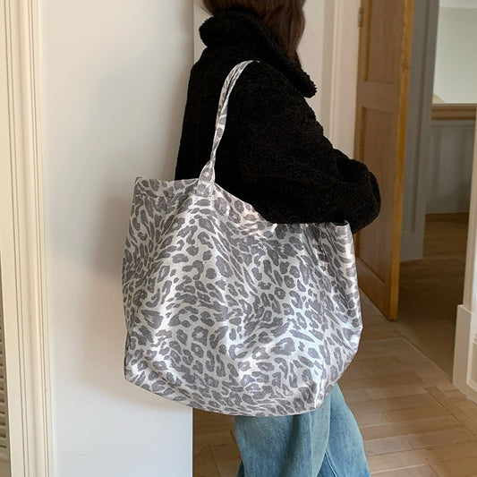 日韓流行｜銀白色休閒豹紋單肩包女帆布包新款通勤百搭大容量通勤手提購物袋「Q9040-L」25.10-1