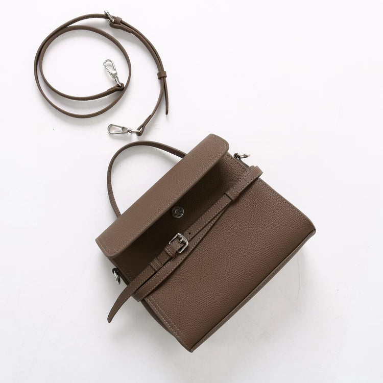 質感真皮｜2025新款綁帶設計小眾輕奢高級質感通勤手提斜挎包復古單肩斜挎包「OS53100」25.11-3