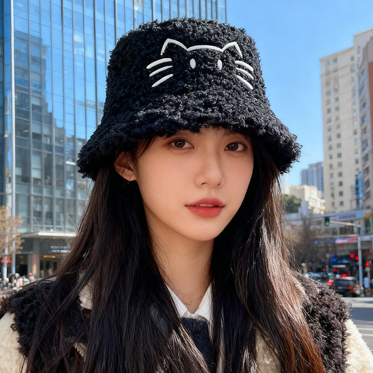 流行帽子｜韓國東大門冬季新款帽子女羊羔毛小貓刺繡漁夫帽顯臉小保暖水桶帽「C5767」25.11-1
