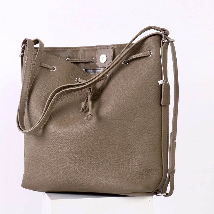 質感真皮｜2025新款時尚歐美氣質頭層牛皮雙肩水桶包百搭斜挎單肩斜挎高級感「7061」25.11-1