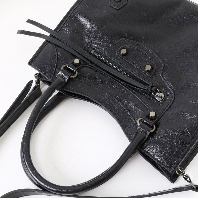 質感真皮｜2025新款時尚歐美氣質頭層牛皮休閒鉚釘小眾韓版斜背包高級感機車包「8339」25.11-1