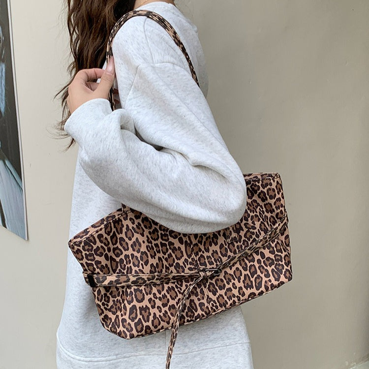 日韓流行｜韓版ins手提包包女2025新款潮時尚豹紋腋下包小眾單肩托特包「F9043」25.11-1