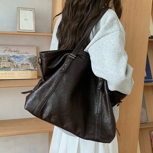 日韓流行｜大容量包包女百搭學院風單肩包黑色通勤軟皮托特包休閒斜挎包包「D8996」25.11-3