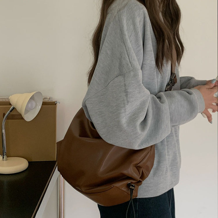 日韓流行｜韓版包包女大容量2025新款褶皺托特包質感休閒通勤寬肩帶斜挎包「M8837」25.10-4