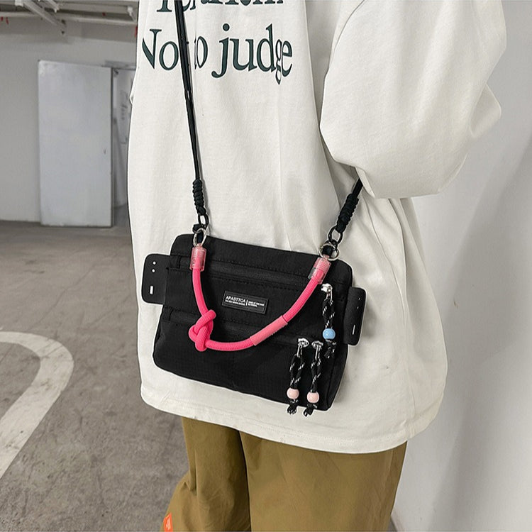 致青春｜時尚百搭單肩包輕便潮流時尚斜挎包戶外運動通勤手機零錢包「303-118」25.11-4